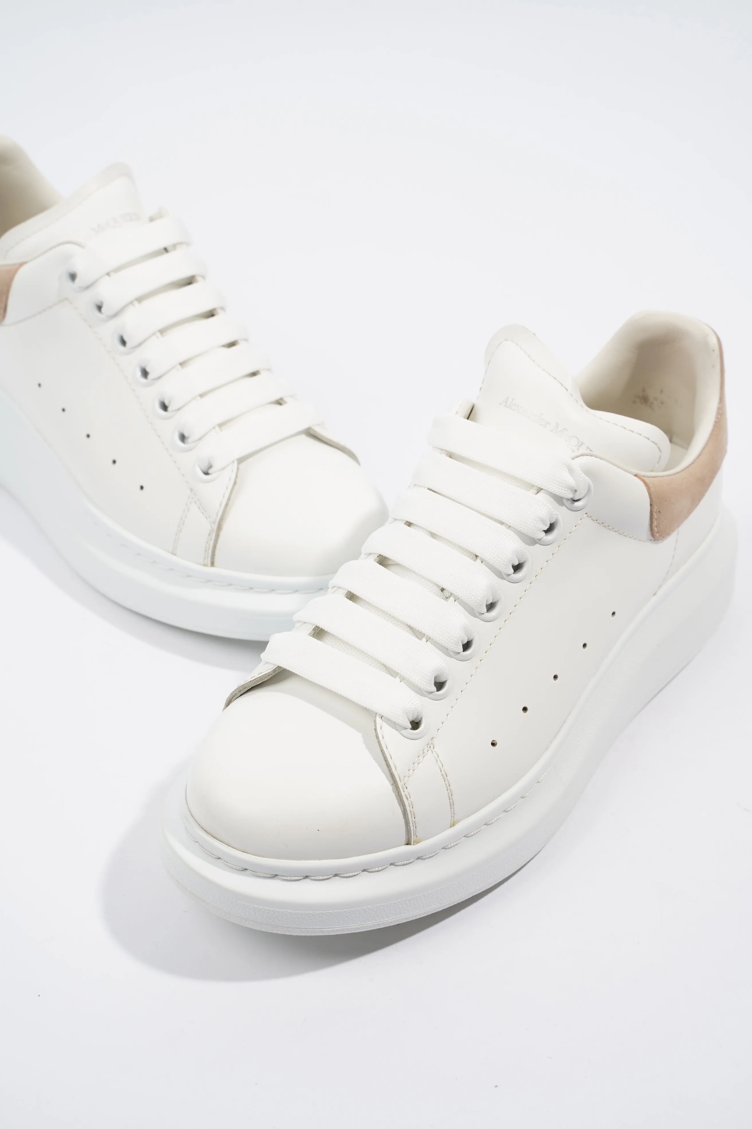 Alexander McQueen Oversized Sneaker White / Nude Tab Leather EU 38.5 UK 5.5