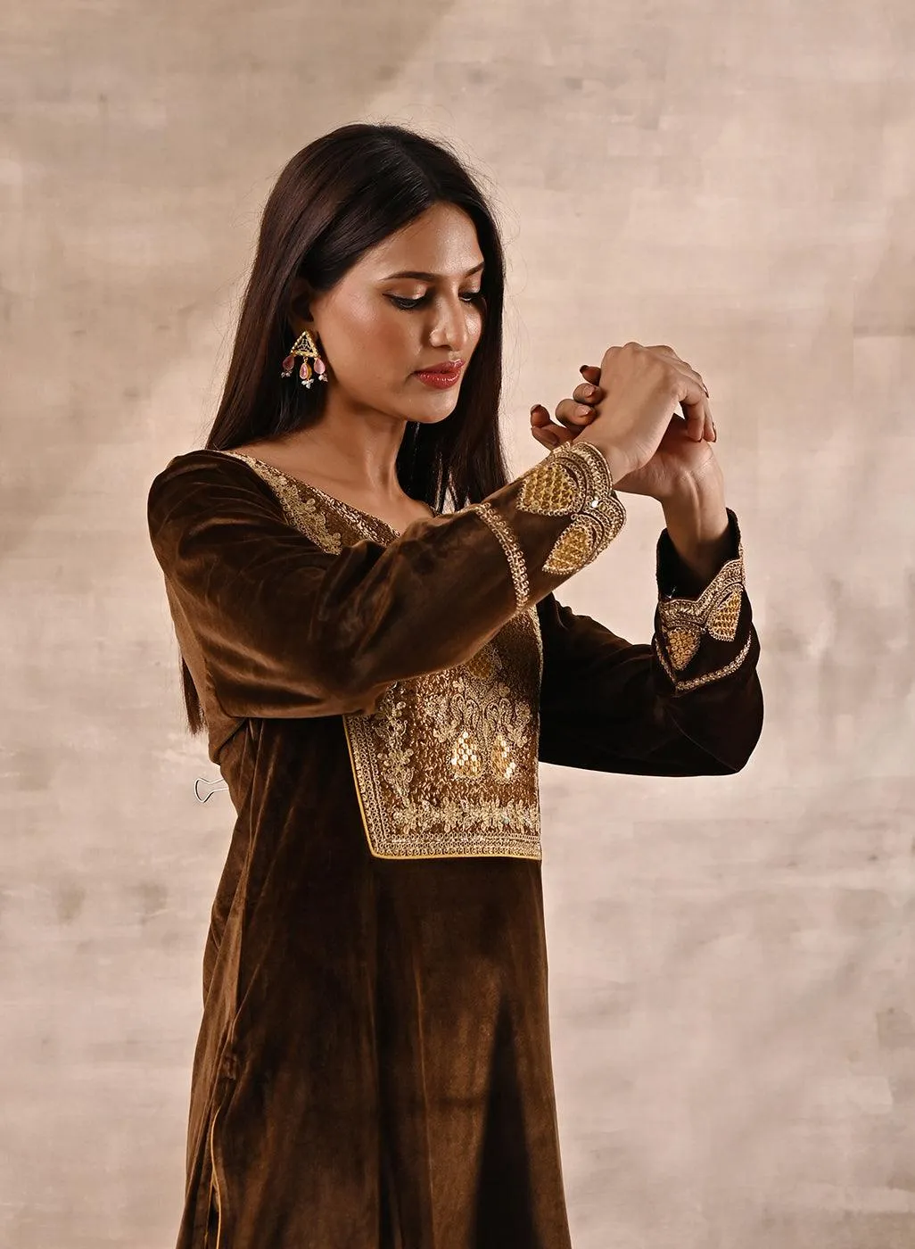 Golden Velvet Kurta Set With Heavy Front Yoke Zari Embroidery